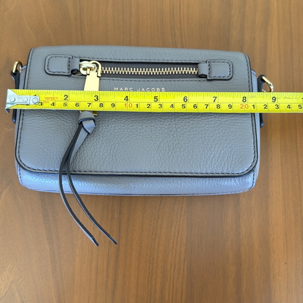 Marc Jacobs Recruit Gray/Taupe Pebbled Leather Crossbody Bag EUC - Picture 11 of 14